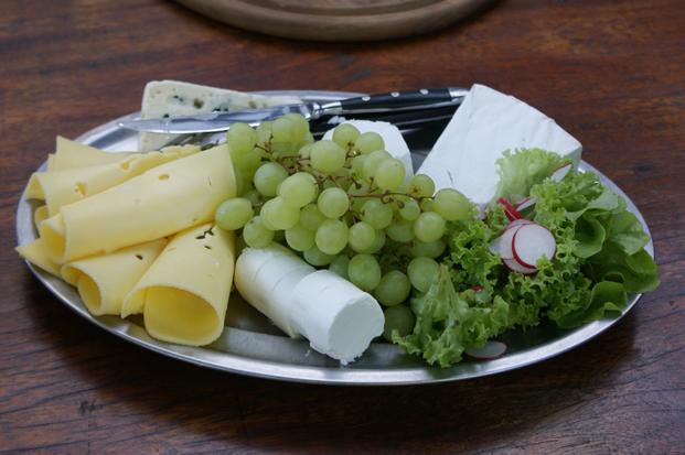 Käse und Trauben